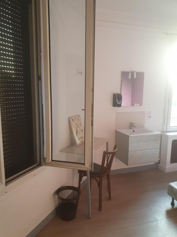 Hotel Aux Bons Amis 랭스 외부 사진